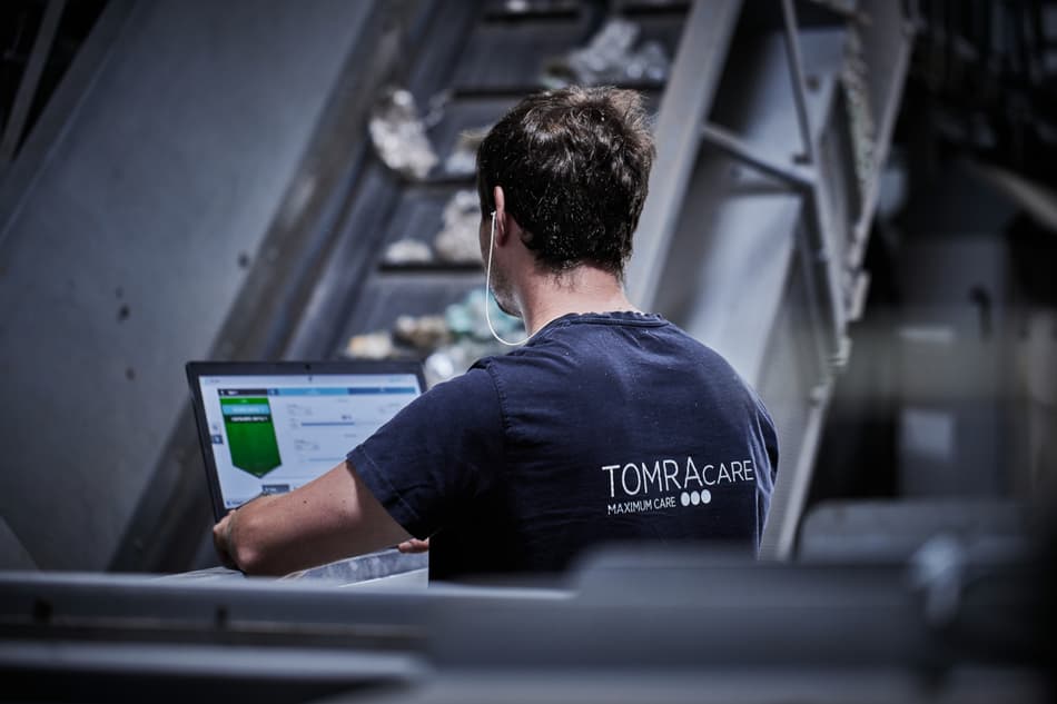 TOMRA Recycling customer service